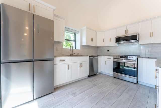 302 Summerwinds Lane, Jupiter, FL 33458