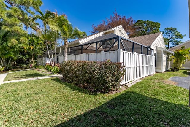 302 Summerwinds Lane, Jupiter, FL 33458