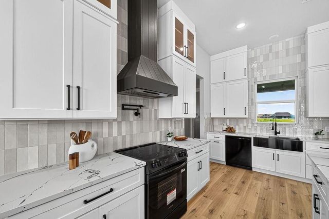 484 Angus Trail, Angleton, TX 77515