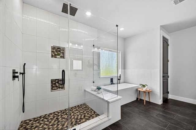 484 Angus Trail, Angleton, TX 77515