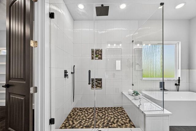 484 Angus Trail, Angleton, TX 77515