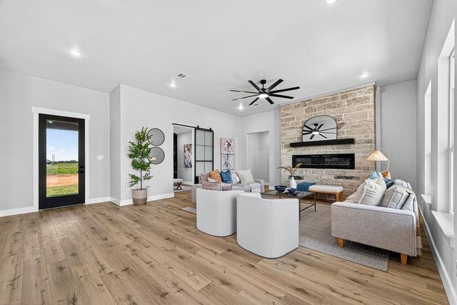 484 Angus Trail, Angleton, TX 77515