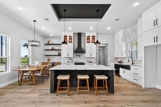 484 Angus Trail, Angleton, TX 77515