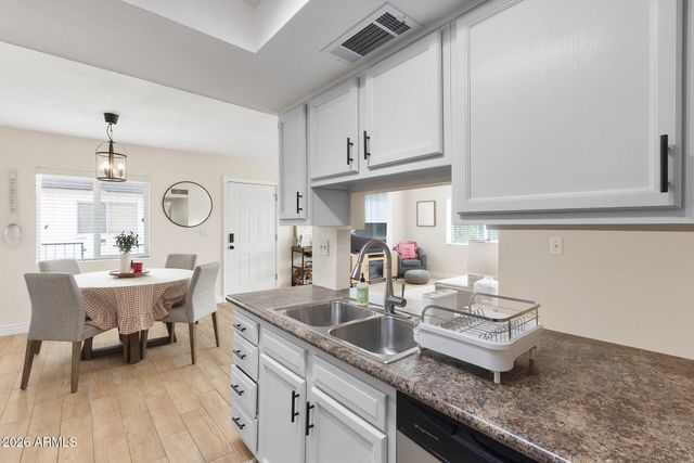 1916 W MORNINGSIDE Drive 67, Phoenix, AZ 85023