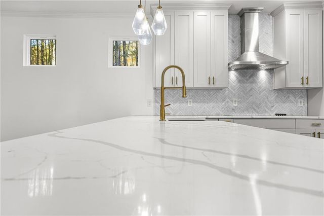 702 Barberry Drive, Woodstock, GA 30188