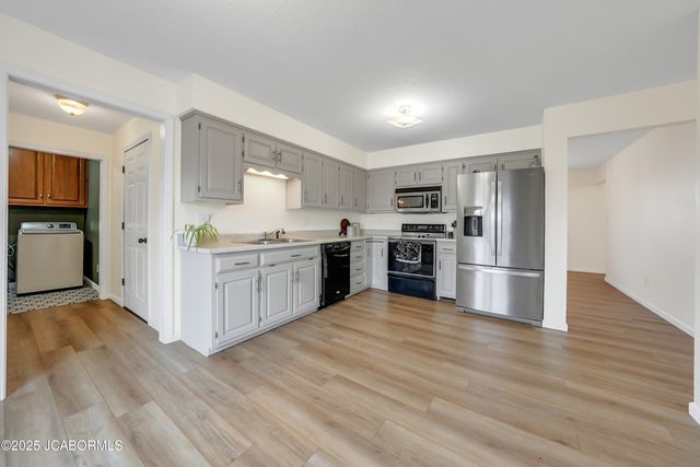 2838 SCHOTT ROAD, Jefferson City, MO 65101