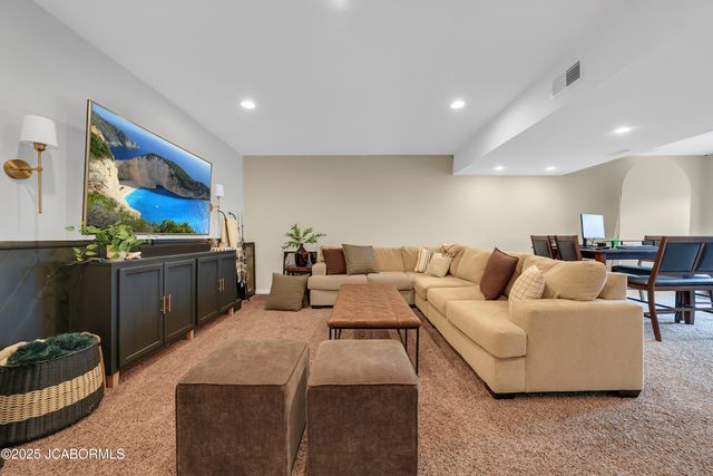 2838 SCHOTT ROAD, Jefferson City, MO 65101