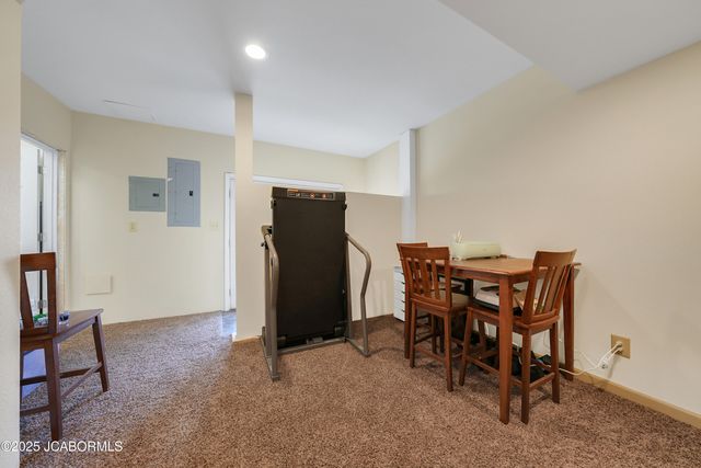 2838 SCHOTT ROAD, Jefferson City, MO 65101