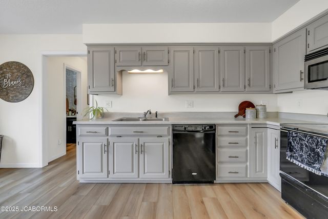 2838 SCHOTT ROAD, Jefferson City, MO 65101