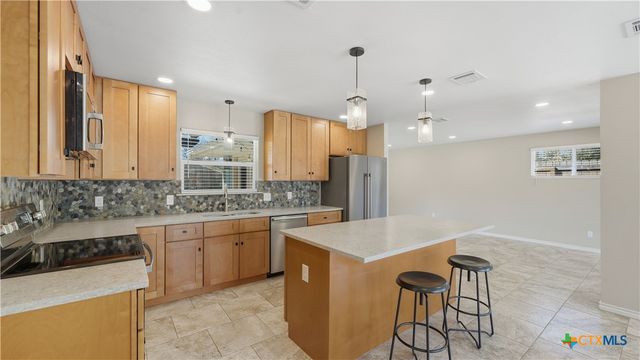 1409 Highland Drive, San Marcos, TX 78666