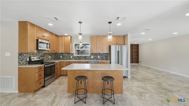 1409 Highland Drive, San Marcos, TX 78666