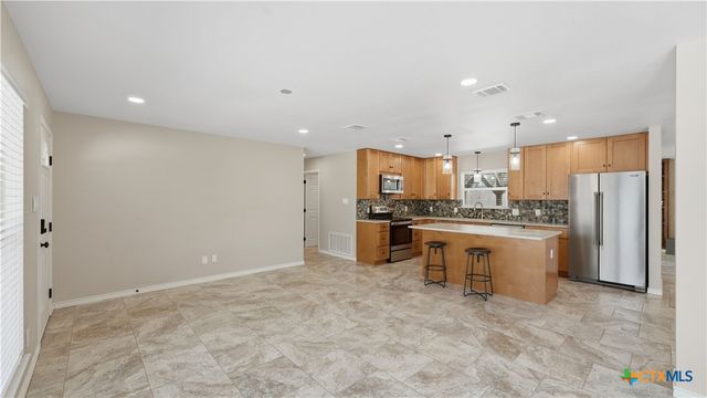 1409 Highland Drive, San Marcos, TX 78666