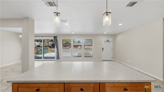 1409 Highland Drive, San Marcos, TX 78666