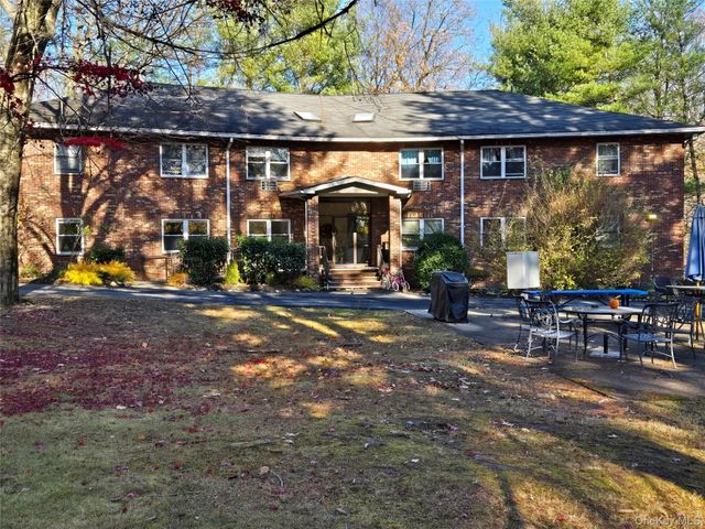 119 W Crooked Hill Road 104, Pearl River, NY 10965