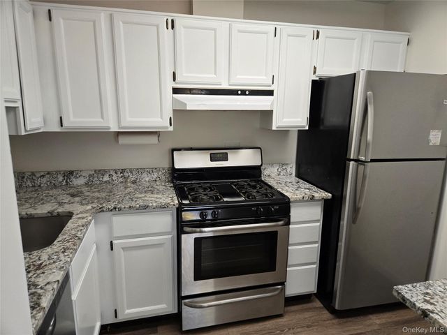 119 W Crooked Hill Road 104, Pearl River, NY 10965