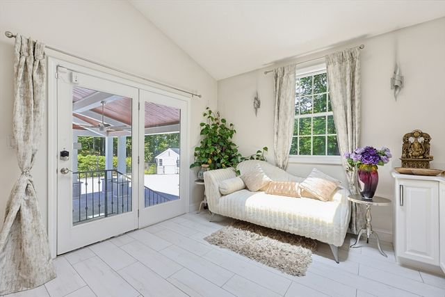 23 Goodnow Lane, Framingham, MA 01702