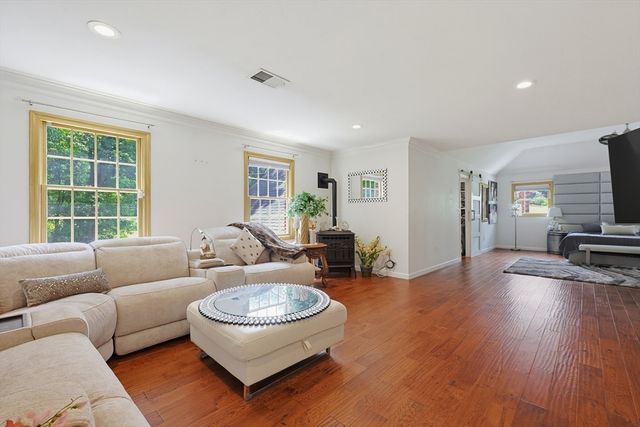 23 Goodnow Lane, Framingham, MA 01702