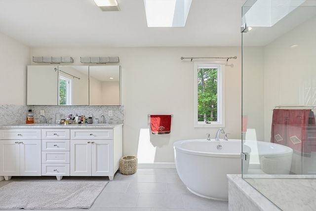 23 Goodnow Lane, Framingham, MA 01702