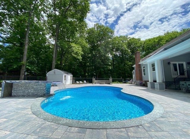 23 Goodnow Lane, Framingham, MA 01702