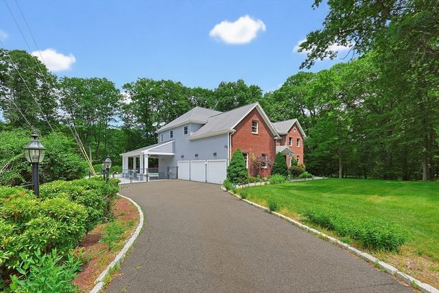 23 Goodnow Lane, Framingham, MA 01702