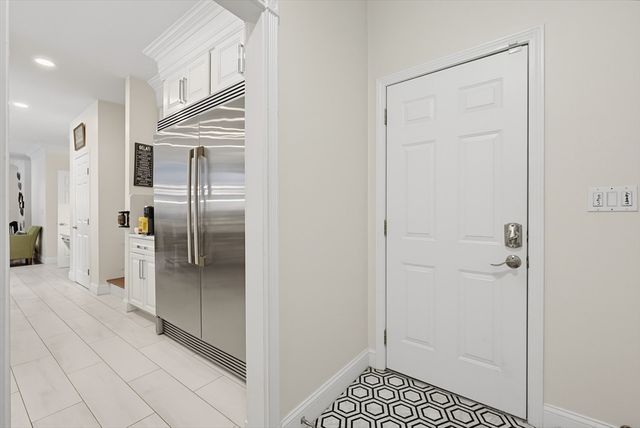 23 Goodnow Lane, Framingham, MA 01702