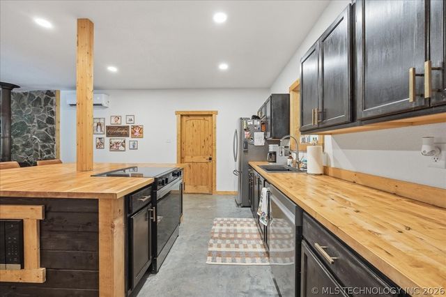 1172 Water Tower Road, Sand Springs, OK 74063