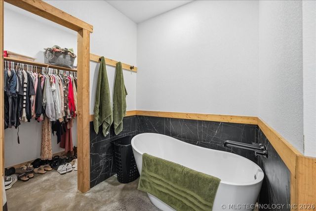 1172 Water Tower Road, Sand Springs, OK 74063