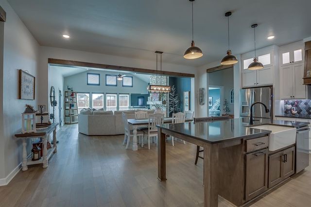 800 Argos Road, Yukon, OK 73099