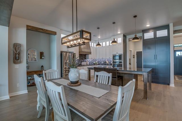 800 Argos Road, Yukon, OK 73099