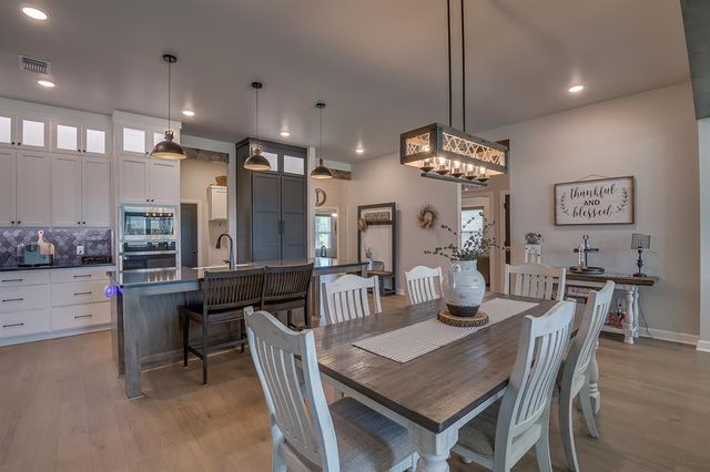 800 Argos Road, Yukon, OK 73099