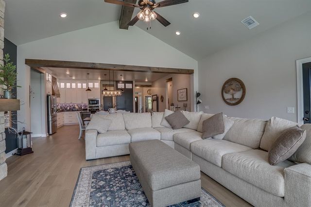 800 Argos Road, Yukon, OK 73099