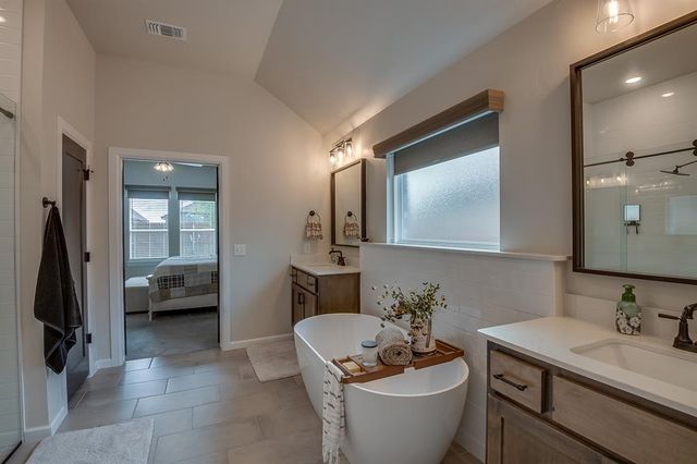 800 Argos Road, Yukon, OK 73099