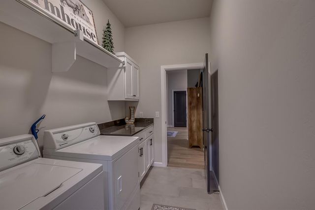800 Argos Road, Yukon, OK 73099