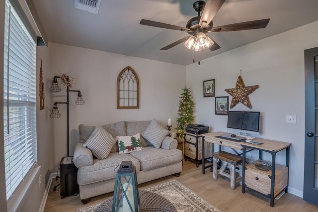 800 Argos Road, Yukon, OK 73099