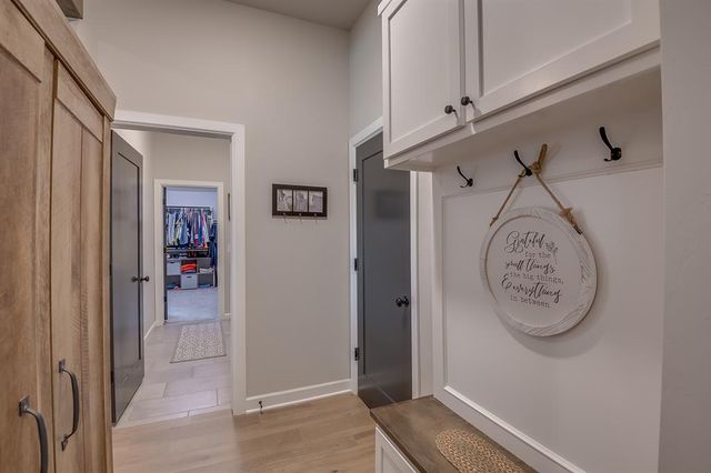 800 Argos Road, Yukon, OK 73099