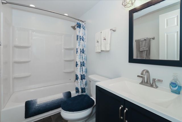 10616 Carl Street, Huntley, IL 60142