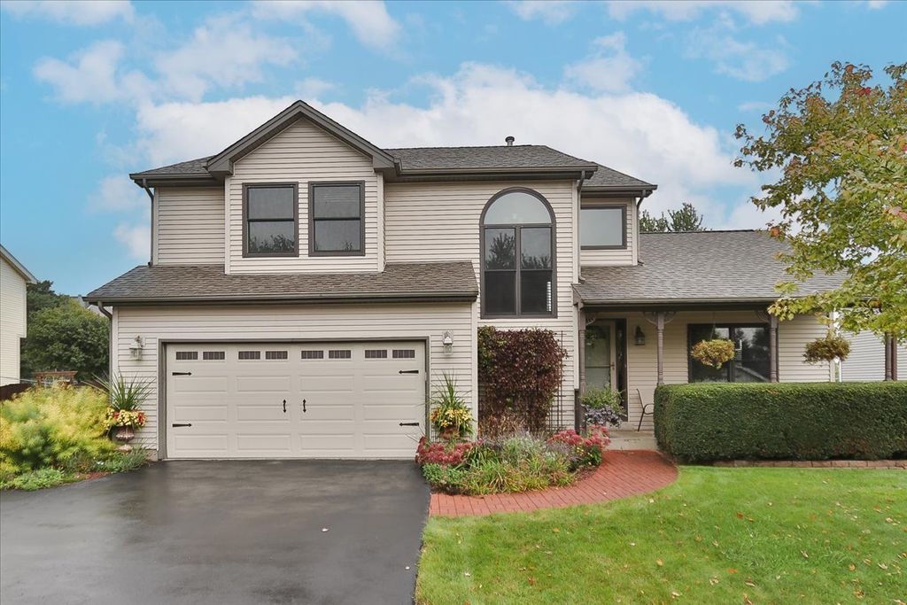 10616 Carl Street, Huntley, IL 60142