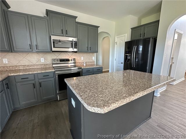 512 Pecan Grove Loop, Hope Mills, NC 28348