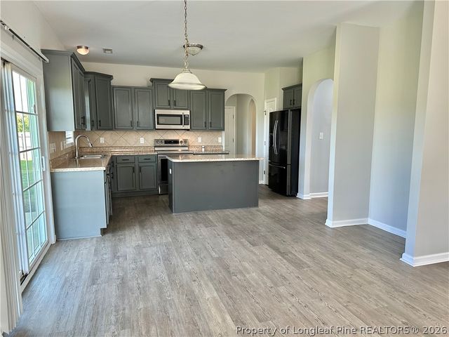 512 Pecan Grove Loop, Hope Mills, NC 28348