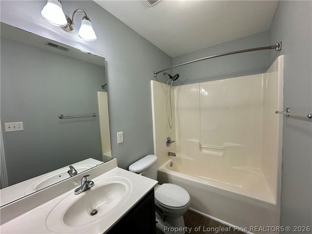 512 Pecan Grove Loop, Hope Mills, NC 28348