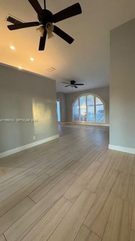 453 SW 169th Ter 453, Weston, FL 33326