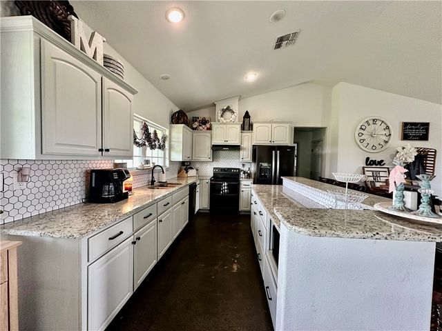 14244 County Road 1144, Sinton, TX 78387