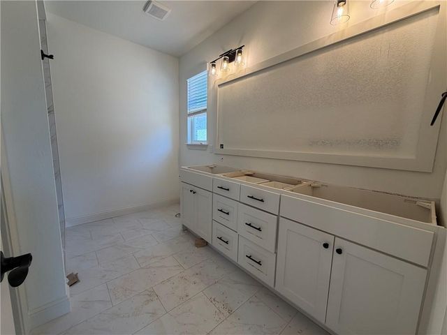 6703 SW Orange Avenue, Bentonville, AR 72713