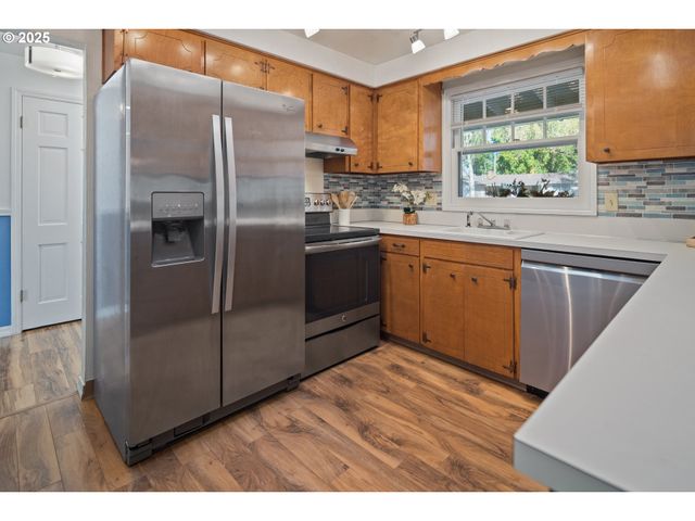 4196 WARD Dr Ne, Salem, OR 97305