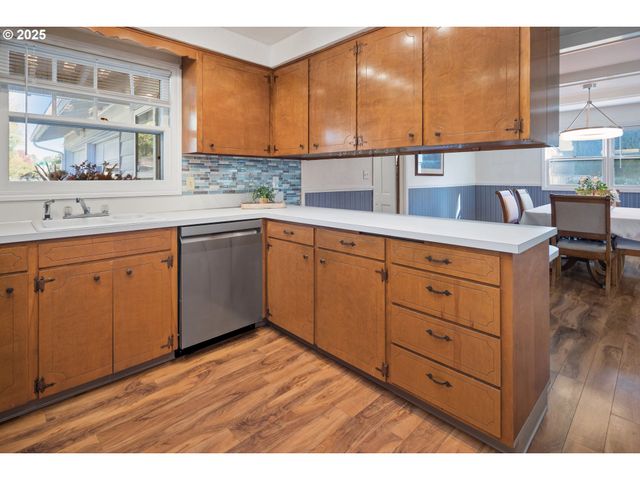 4196 WARD Dr Ne, Salem, OR 97305