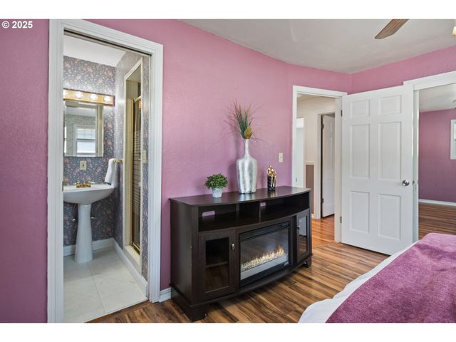 4196 WARD Dr Ne, Salem, OR 97305