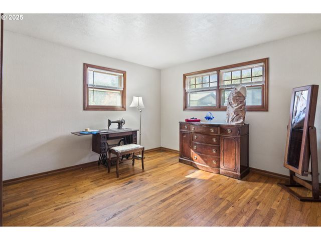 4196 WARD Dr Ne, Salem, OR 97305