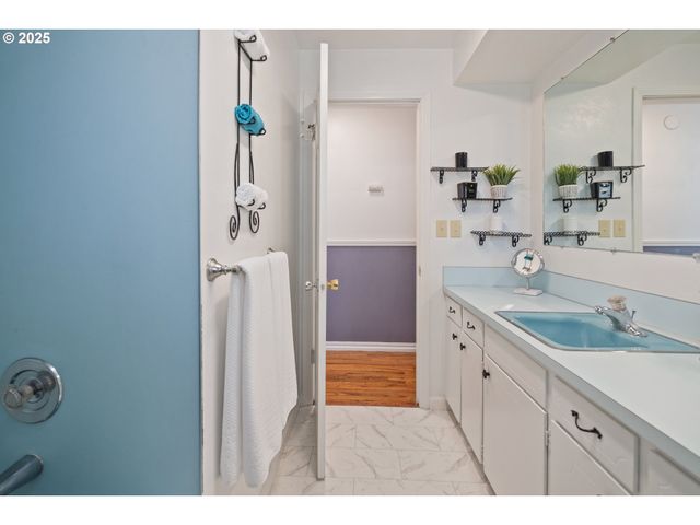 4196 WARD Dr Ne, Salem, OR 97305