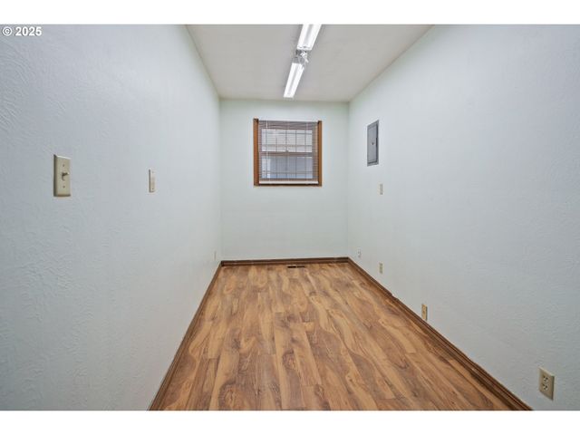 4196 WARD Dr Ne, Salem, OR 97305