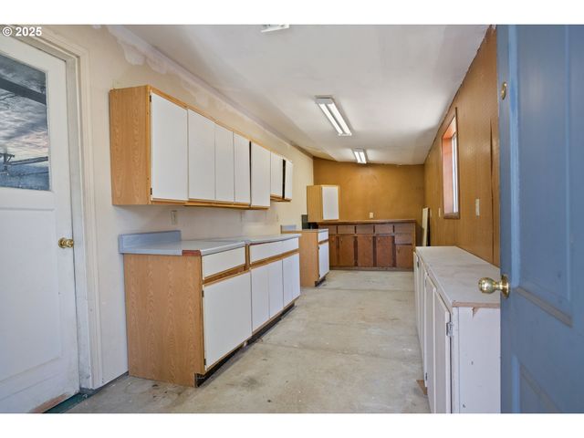 4196 WARD Dr Ne, Salem, OR 97305